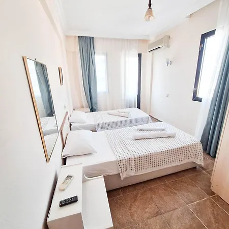Hotel Golden Beach 3*