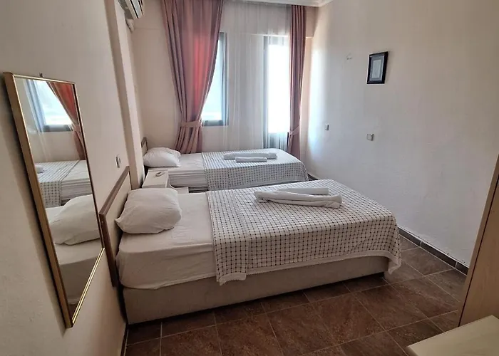 Отель Golden 3*