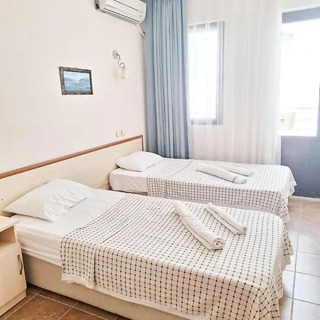 Hotel Golden Beach 3*